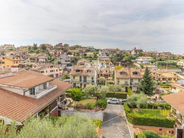 Villa Schiera in vendita a Colle Laghetto, Marco Simone