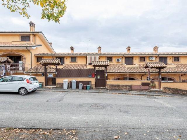 Villa Schiera in vendita a Guidonia Montecelio, Roma Capitale