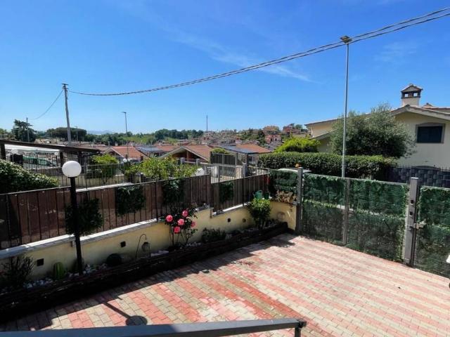 Villa Schiera in vendita a Guidonia Montecelio, Roma Capitale