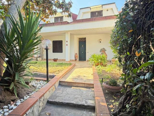 Villa Schiera in vendita a Guidonia Montecelio, Roma Capitale