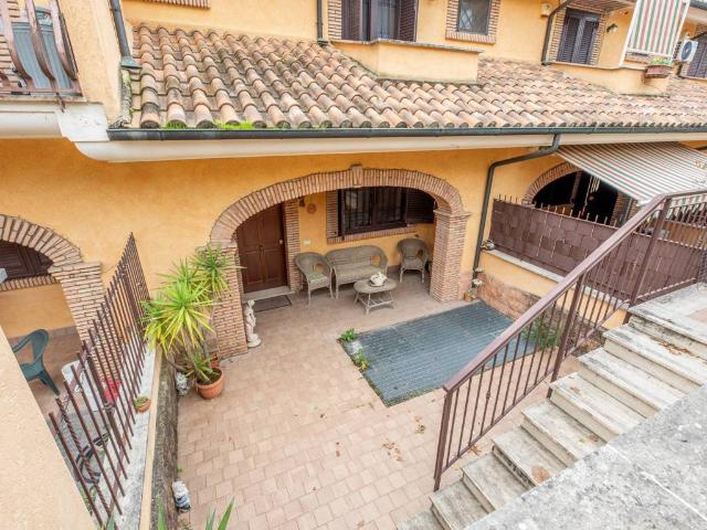 Villa Schiera in vendita a Guidonia Montecelio, Roma Capitale