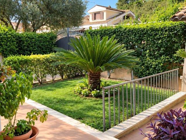 Villa Schiera in vendita a Colle Laghetto, Marco Simone