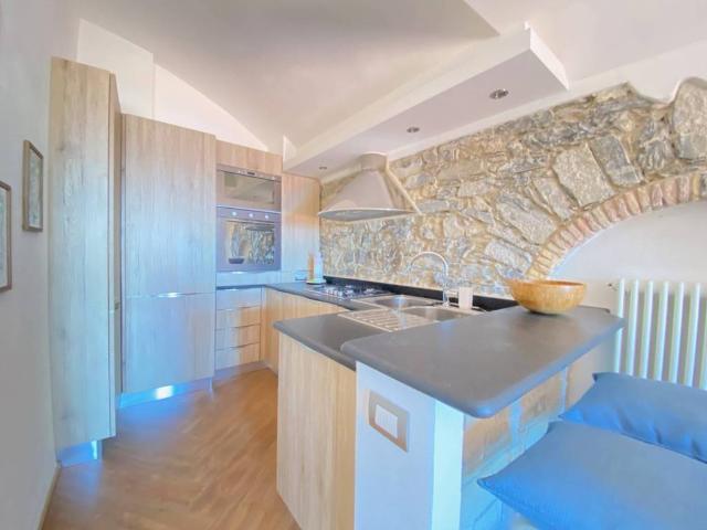 Villa Schiera in vendita a Poggi Inferiore, Imperia