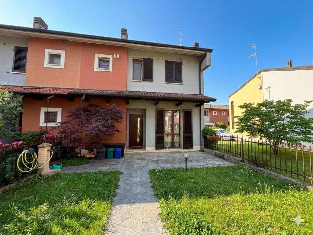 Villa Schiera in vendita a Inveruno, Lombardia