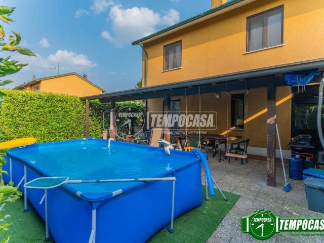 Villa Schiera in vendita a Inveruno, Lombardia