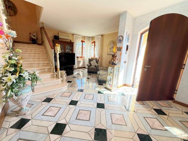 Villa Schiera in vendita a Isola Della Scala, Veneto