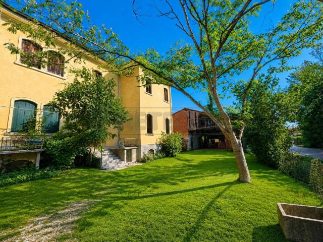 Villa Indipendente in vendita a Isola Vicentina, Veneto