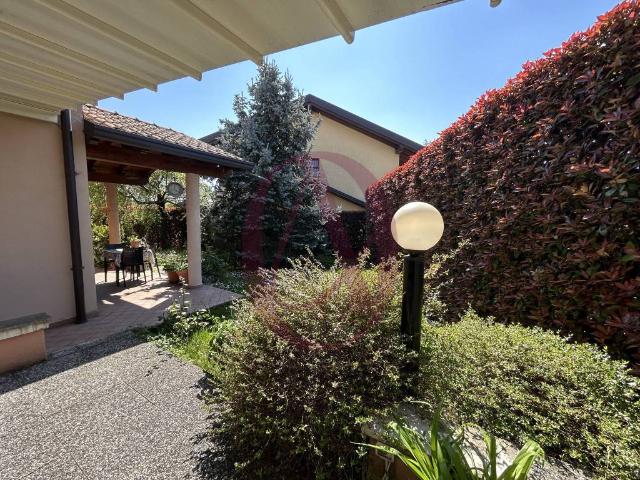 Villa Schiera in vendita a Jerago Con Orago, Lombardia