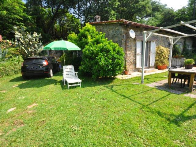 Villa Schiera in vendita a Follo, Liguria