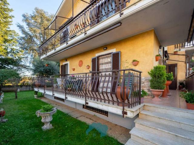 Villa Schiera in vendita a Roma Capitale, Lazio