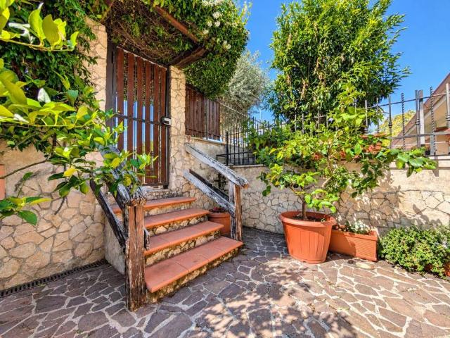 Villa Schiera in vendita a Labico