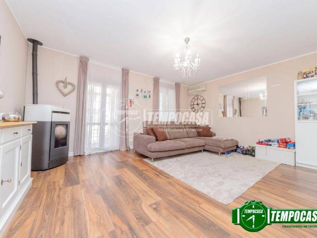 Villa Schiera in vendita a Lacchiarella, Lombardia
