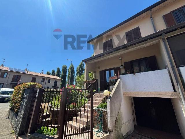 Villa Schiera in vendita a Lacchiarella, Lombardia