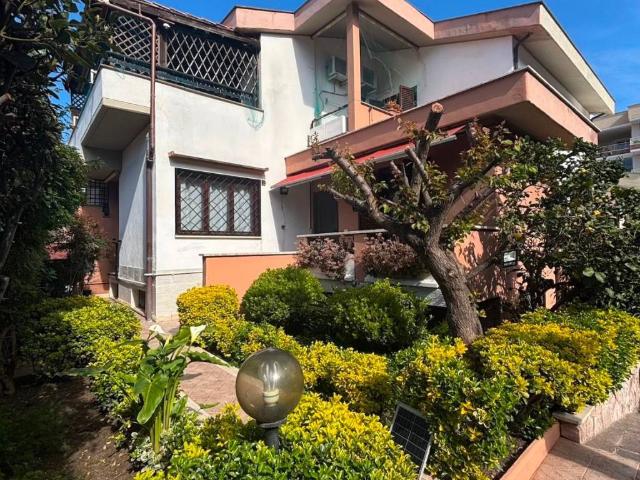 Villa Schiera in vendita a Piane di Vaccina, Roma Capitale