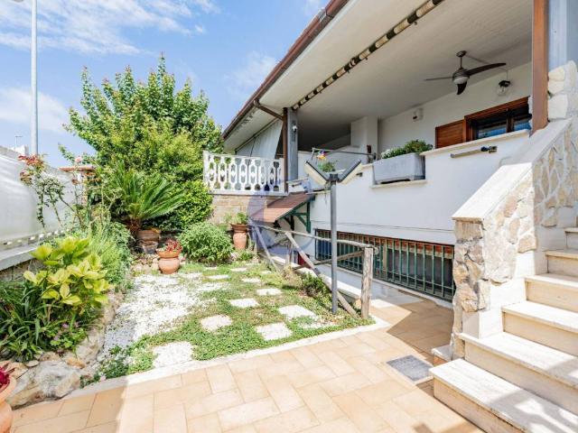 Villa Schiera in vendita a Piane di Vaccina, Roma Capitale