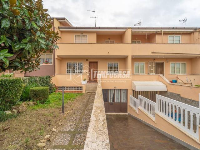 Villa Schiera in vendita a Piane di Vaccina, Roma Capitale