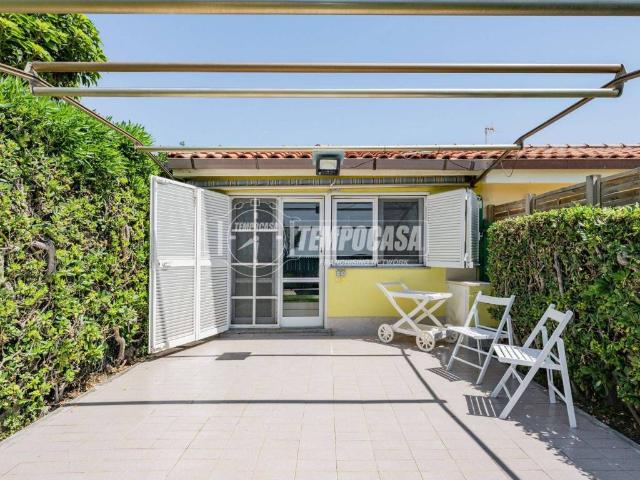 Villa Schiera in vendita a Marina di San Nicola, Roma Capitale