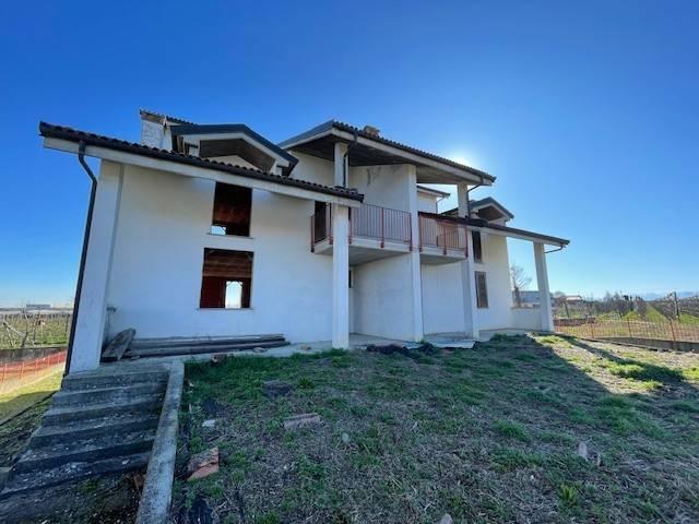 Villa Schiera in vendita a Piemonte, Cuneo