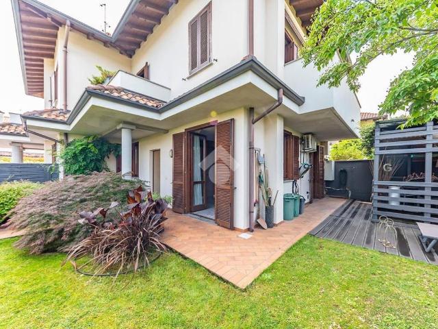 Villa Schiera in vendita a Lainate, Lombardia