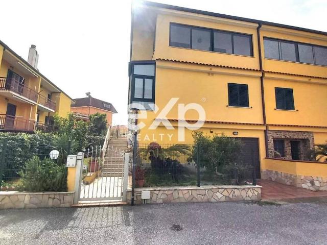Villa Schiera in vendita a Sant'Eufemia Lamezia, Calabria