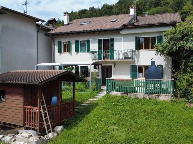 Villa Schiera in vendita a Sovramonte, Veneto
