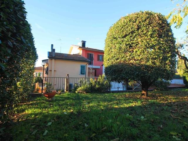 Villa Schiera in vendita a Lamporecchio, Toscana