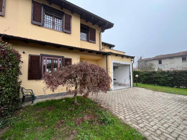 Villa Schiera in vendita a Landriano, Lombardia