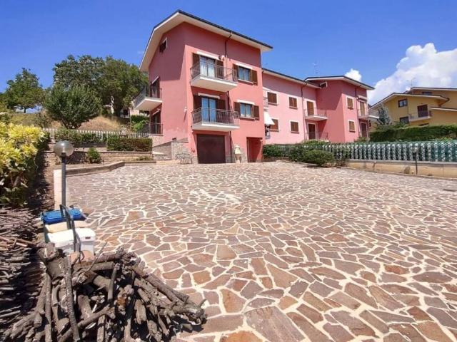 Villa Schiera in vendita a Tempera, Tornimparte