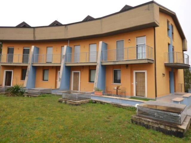 Villa Schiera in vendita a Torretta, Tornimparte