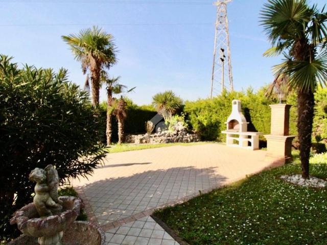 Villa Schiera in vendita a Bevazzana, Latisana
