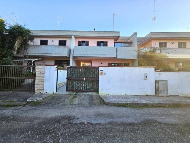 Villa Schiera in vendita a San Cataldo, Puglia