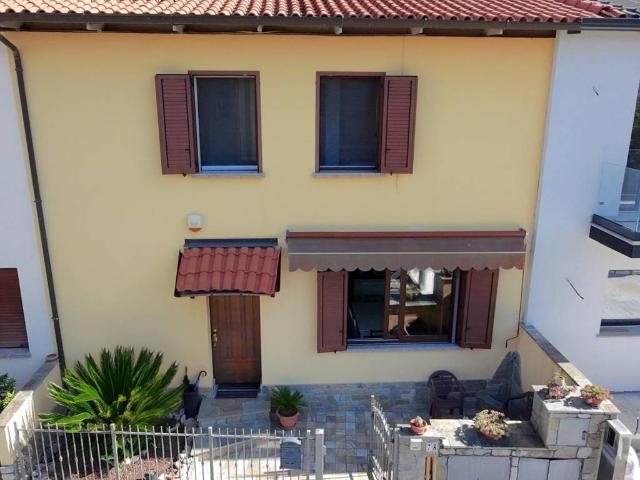 Villa Schiera in vendita a Chiuso, Lecco