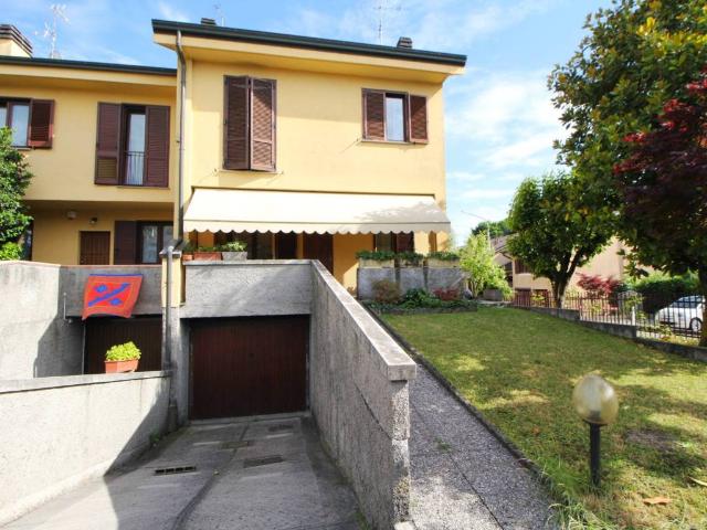 Villa Schiera in vendita a Oltrestazione, Legnano