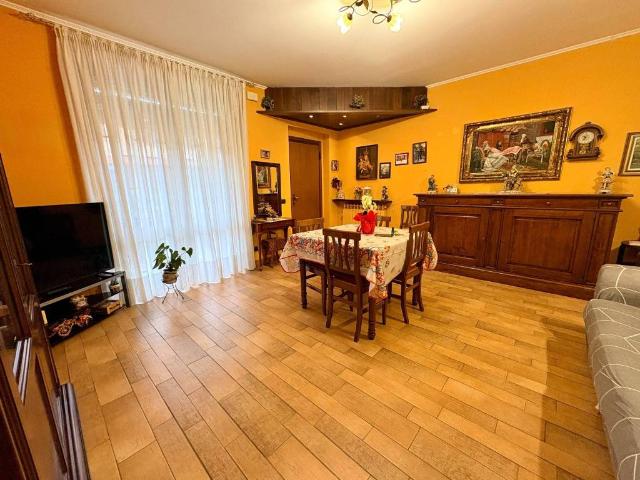Villa Schiera in vendita a Legnano, Lombardia