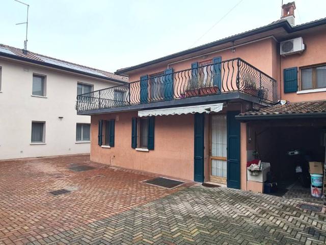 Villa Schiera in vendita a Leno, Lombardia