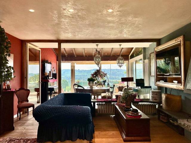 Villa Schiera in vendita a Lesignano De' Bagni, Reggio Emilia