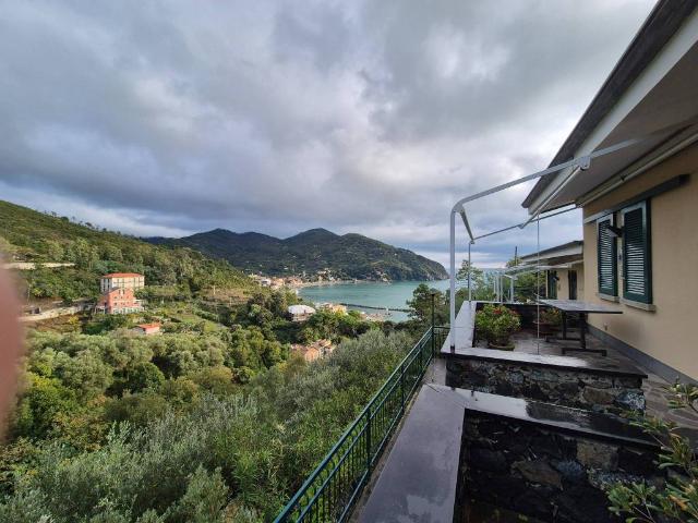Villa Schiera in vendita a Levanto, Liguria