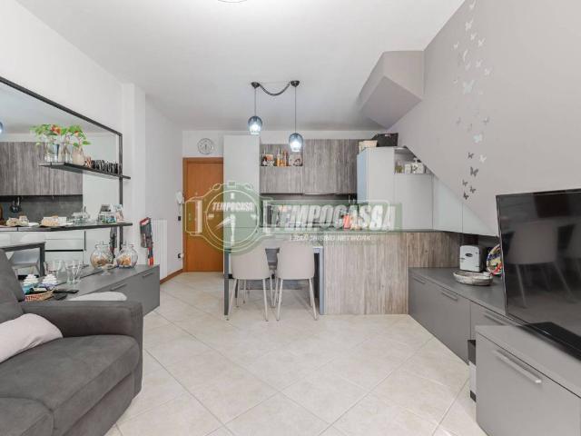 Villa Schiera in vendita a Levate, Lombardia