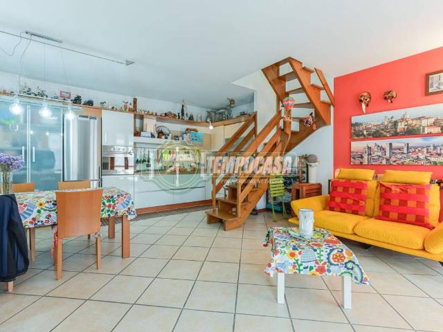 Villa Schiera in vendita a Levate, Lombardia