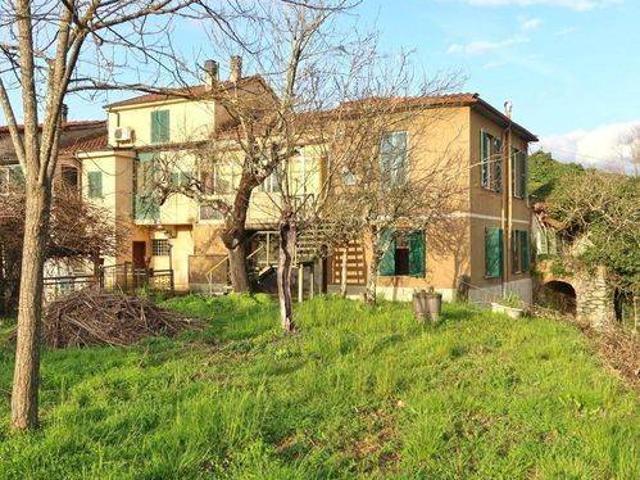 Villa Schiera in vendita a Unione di comuni Montana Lunigiana, Licciana Nardi