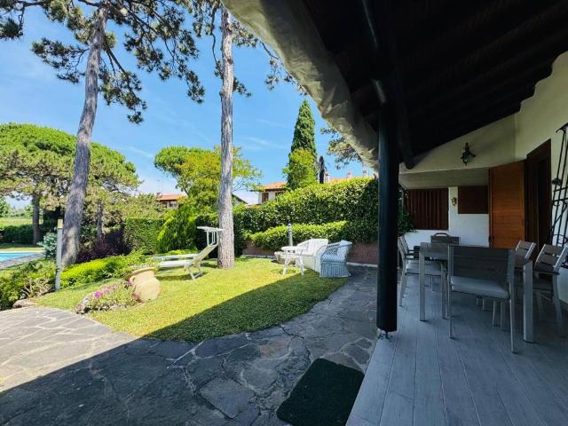 Villa Schiera in vendita a Lignano Pineta