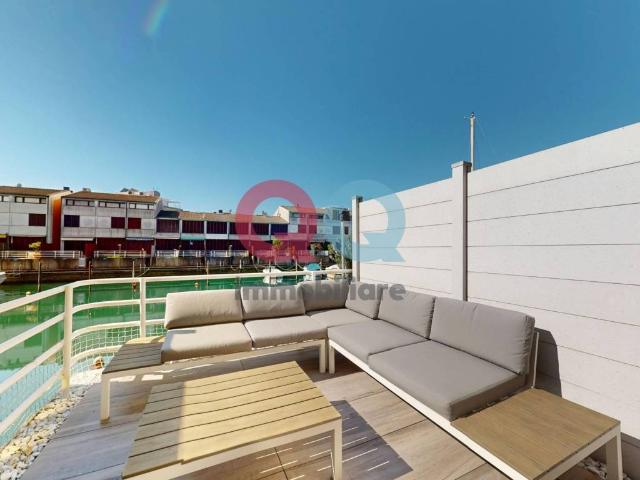 Villa Schiera in vendita a Lignano Pineta, Friuli-Venezia Giulia