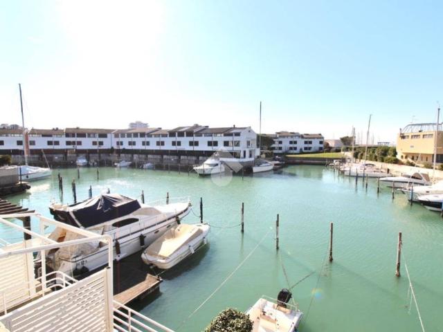 Villa Schiera in vendita a Lignano Pineta, Friuli-Venezia Giulia
