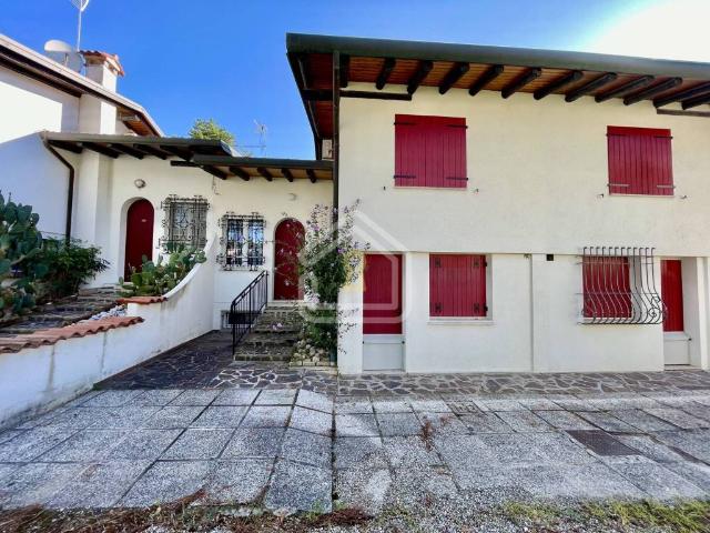 Villa Schiera in vendita a Lignano Pineta, Friuli-Venezia Giulia