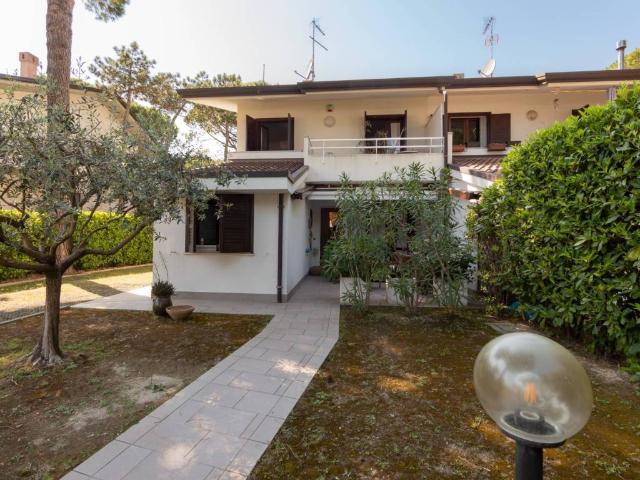 Villa Schiera in vendita a Lignano Riviera, Lignano Pineta