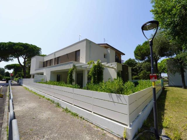 Villa Schiera in vendita a Lignano Pineta, Friuli-Venezia Giulia
