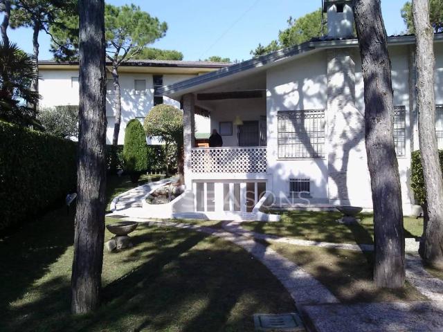 Villa Schiera in vendita a Lignano Pineta, Friuli-Venezia Giulia