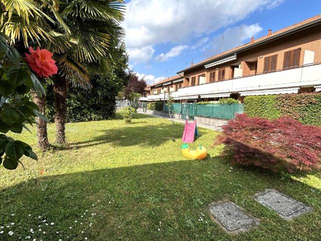Villa Schiera in vendita a Limbiate, Lombardia