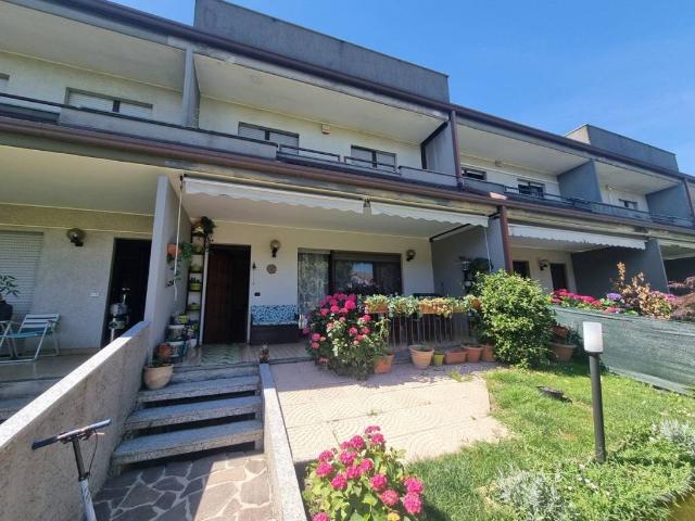 Villa Schiera in vendita a Limbiate, Lombardia