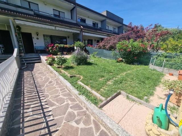 Villa Schiera in vendita a Limbiate, Lombardia